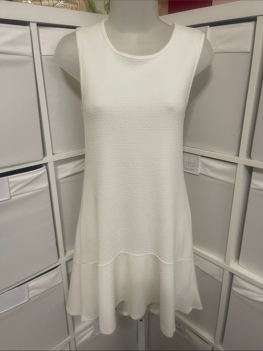 NWT Green Envelope Sleeveless White Textured Dress